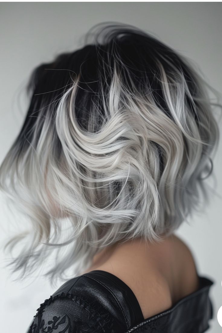 Silver Blonde Dark Roots, Black Hair With White Balayage, Black And White Hair Balayage, Hair Color Designs Short Hair, White Hair With Black Lowlights, Silver Hair Baylage, White Ombré Hair, Silver Blonde With Dark Roots, Blonde With Black Shadow Root