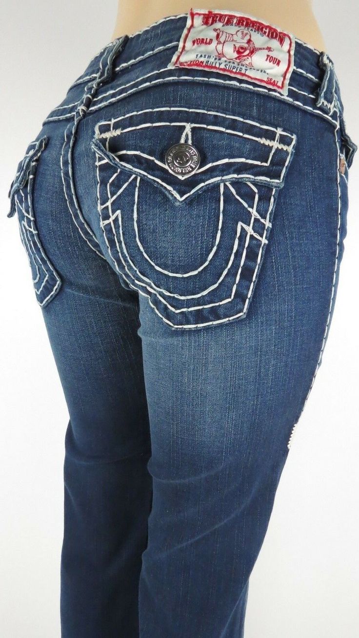 NWT True Religion Billy Super T Women Jeans, Dusty Skies, Size 25 True Religion's low rise Billy Super T is very versatile with a Super T stitching, this denim adds an instant dash of style with elements like the iconic 'U' on flat back pockets and classic wash. Retails for $319.00 ·  Zip fly and button closure   Waist 13", Hip 18",  7" front rise 12" back rise 7” leg opening Inseam 33" 99% Cotton, 1% Elastine Machine wash   Please email any questions 100% Authentic Payment is due upon purchase. True Religion Jeans Women, True Jeans, Latina Fashion Outfits, Fits Clothes, Cute Pants, 2000s Fashion Outfits, Cute Jeans, Cute Everyday Outfits, Cute Simple Outfits