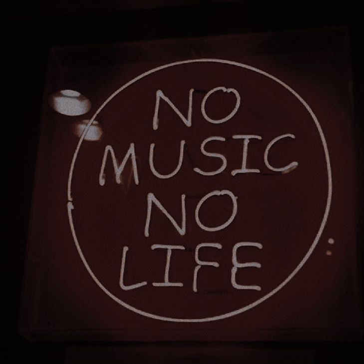 a sign that says no music no life