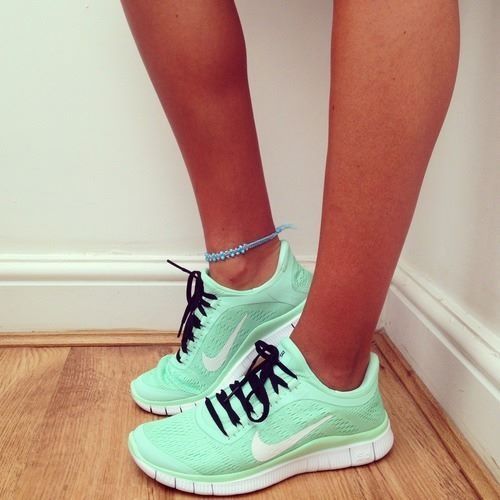 $64.90!LOVE! | See more about mint green, nike shoes and running shoes. | See more about mint green, nike shoes and running shoes. Mode Shoes, Estilo Fitness, Nike Free Run, Nike Trainers, Kate Upton, Nike Free Shoes, Nike Free Runs, Nike Shoes Outlet, Cute Nikes