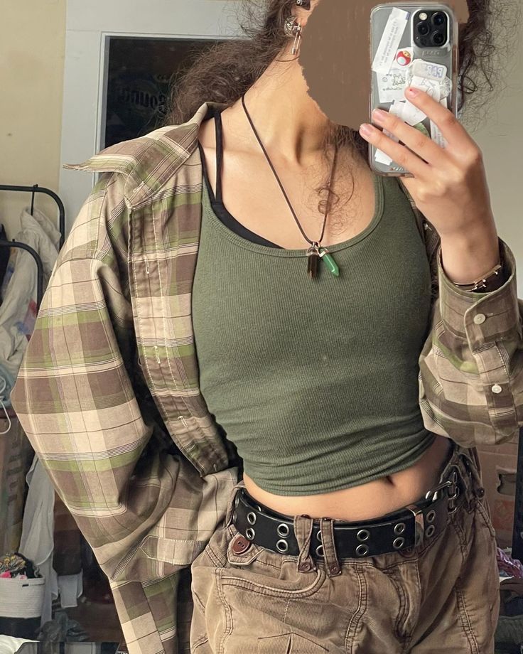 Green And Brown Grunge Outfits, Green Singlet Outfit, Grunge Outfits With Brown Pants, Brown Pants Grunge Outfit, Brown Flannel Outfit Aesthetic, Cute Earth Tone Outfits, Goblincore Flannel, Brown Outfits Plus Size, How To Style Brown Flannel