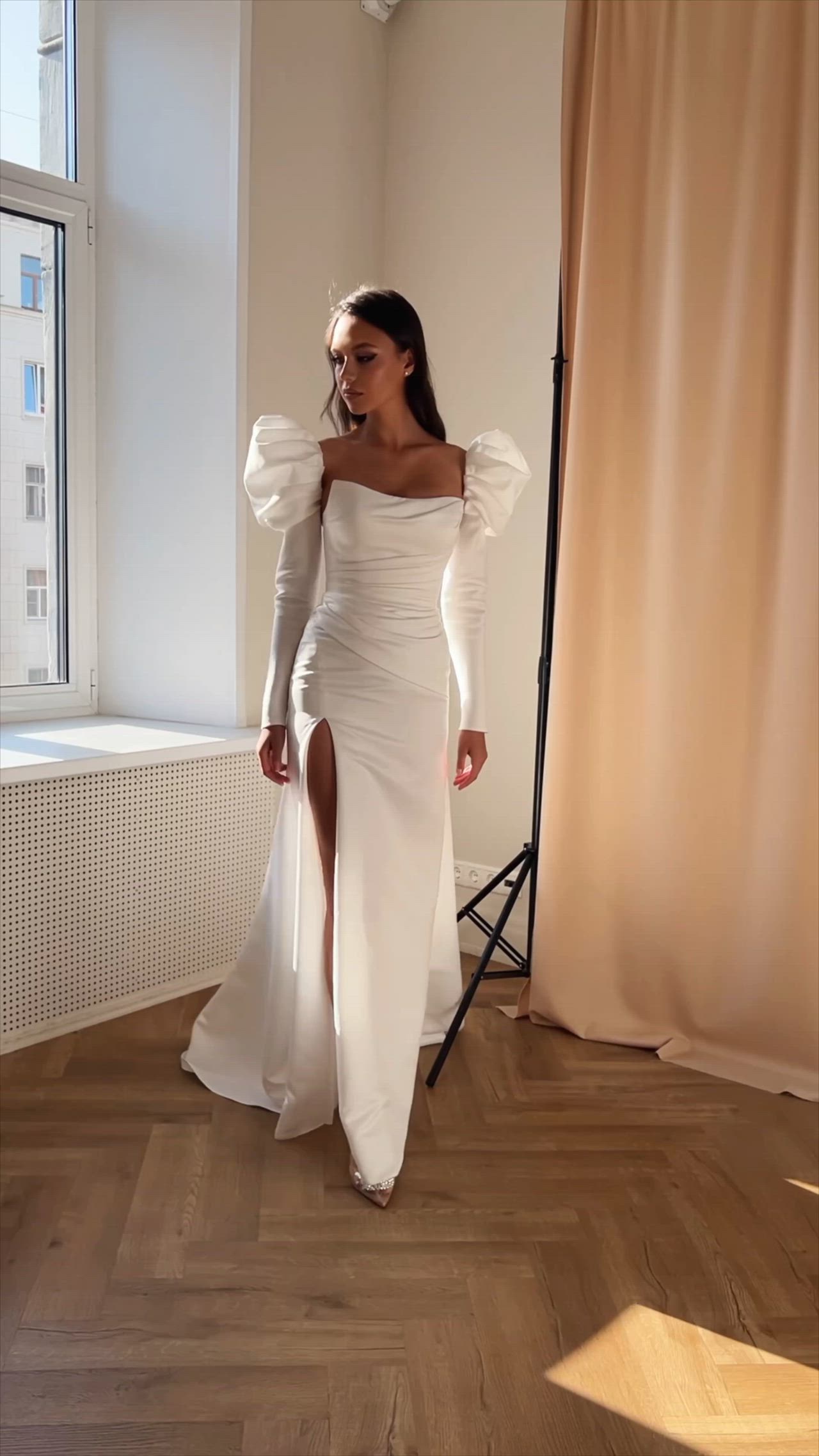 This contains: Form-Fitting Crepe Wedding Dress with Slit Sonya Soley Avali