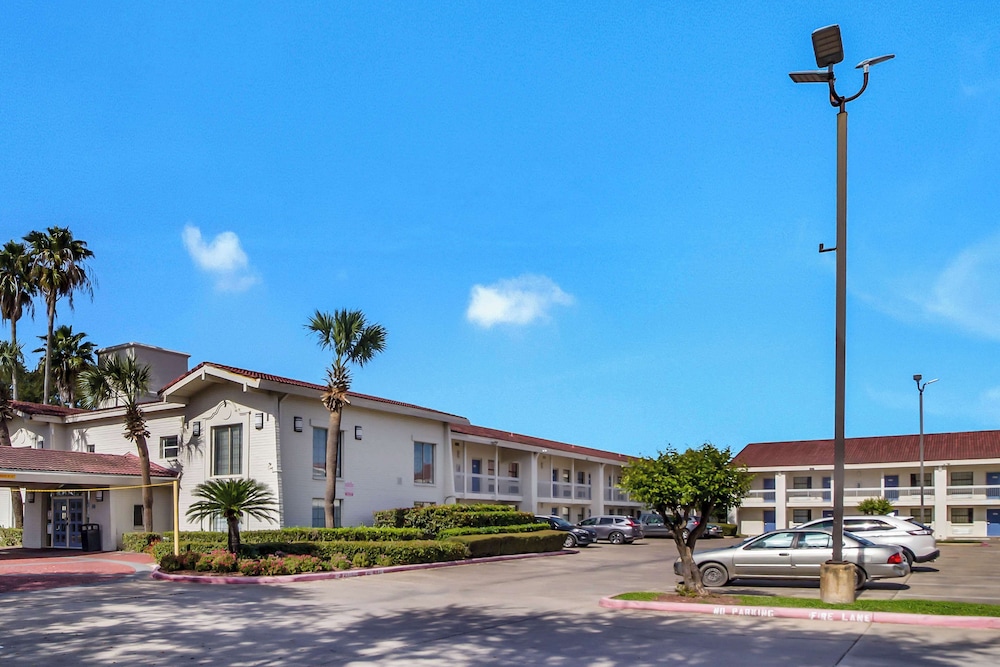 Motel 6 Baytown, TX - Garth Rd Hotel Houston (TX) - Reviews, Photos & Offer