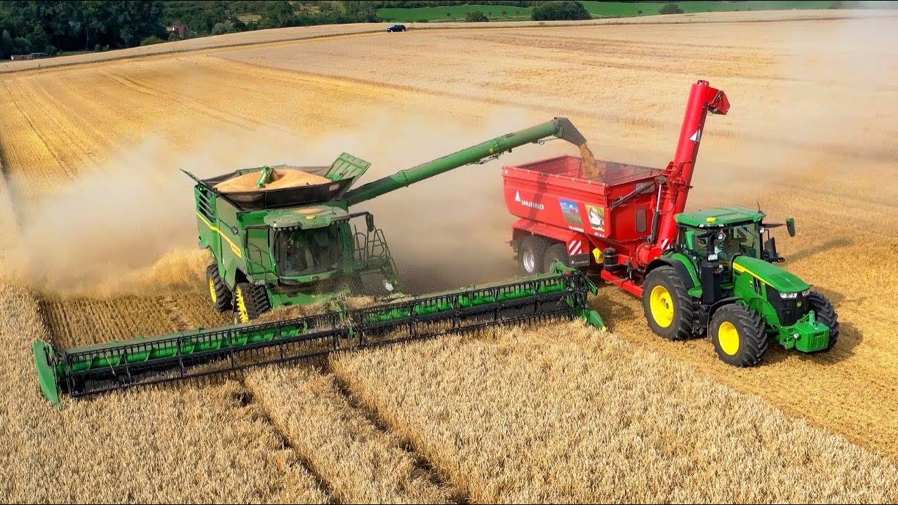 Combine Harvester John Deere