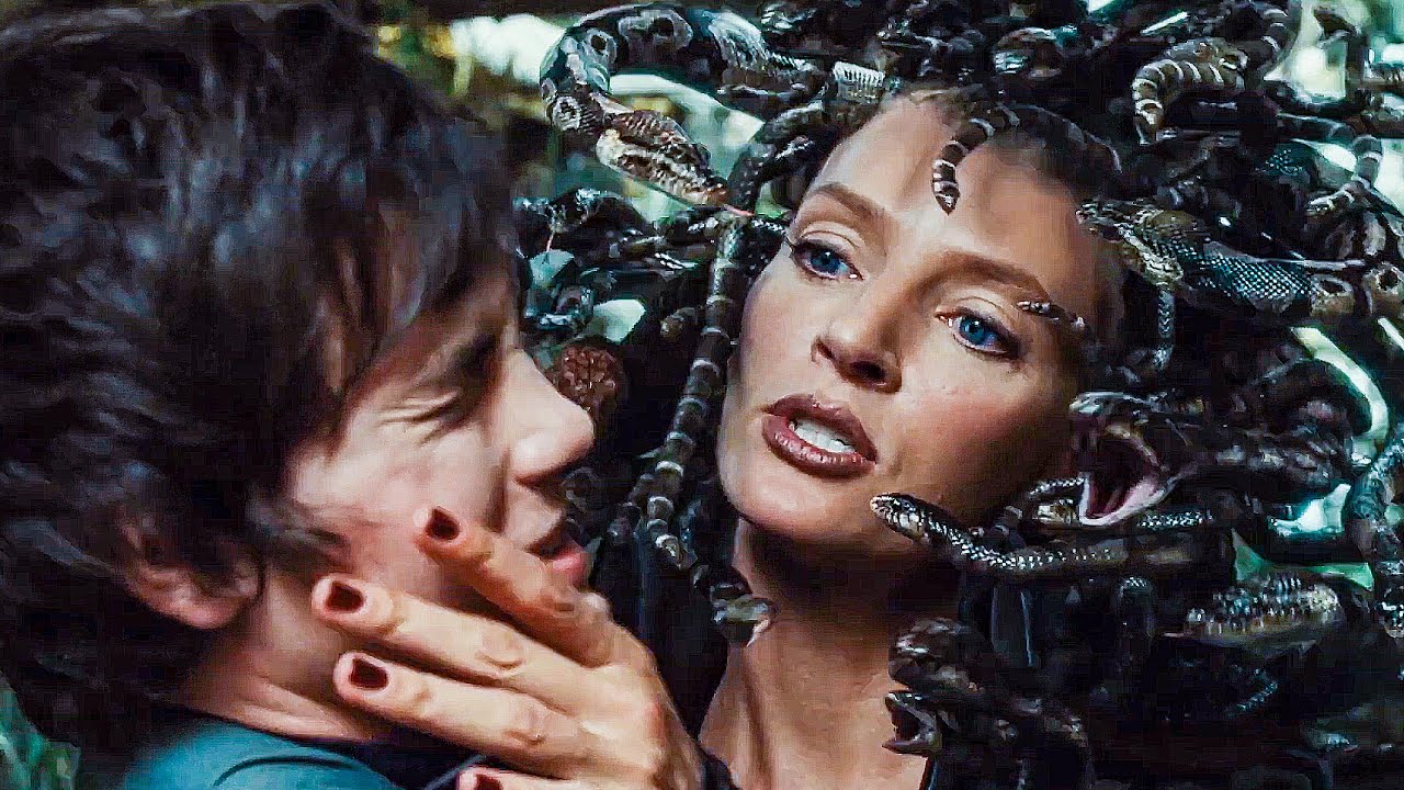 Percy Jackson Fighting Medusa