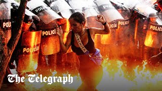 video: Protesters beg soldiers ‘don’t shoot’ as Maduro clamps down