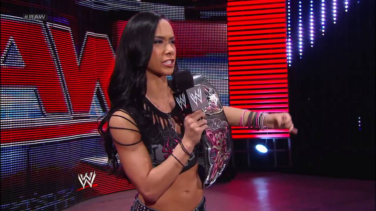 PipeBombshell: AJ Lee blasts the stars of 'Total Divas': Raw, August 26,  2013 - YouTube