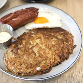 Rosti with smoked bratwurst