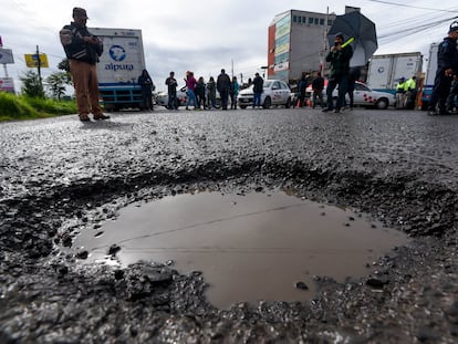 Un bache en la avenida Ricardo Flores Magón, en Toluca (Estado de México), en septiembre de 2024.