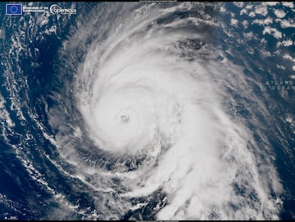 Imagen captada por el Copernicus Sentinel-3 el pasado 3 de octubre que muestra el huracán 'Kirk' a unos 2.000 kilómetros  al suroeste de las Azores.