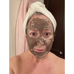 The Body Shop Himalayan Charcoal Purifying Glow Mask