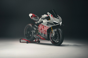 Ducati Panigale V4r (2560x1440) Resolution Wallpaper