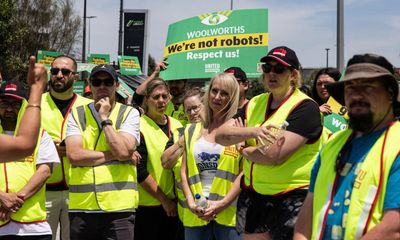 ‘Unlawful’: Woolworths wins bid to clear picket line outside Melbourne warehouse