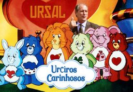 Ciro Gomes tirando foto com seus mascotinhos antes da conclusão das eleições de 2018, em mais um dia normal na Ursal.