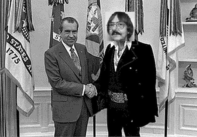 Archivo:Elvis y nixon tio1.JPG