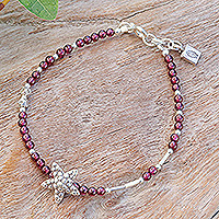 Garnet beaded pendant bracelet, 'Passionate Celebrity' - Starfish-Themed Natural Garnet Beaded Pendant Bracelet