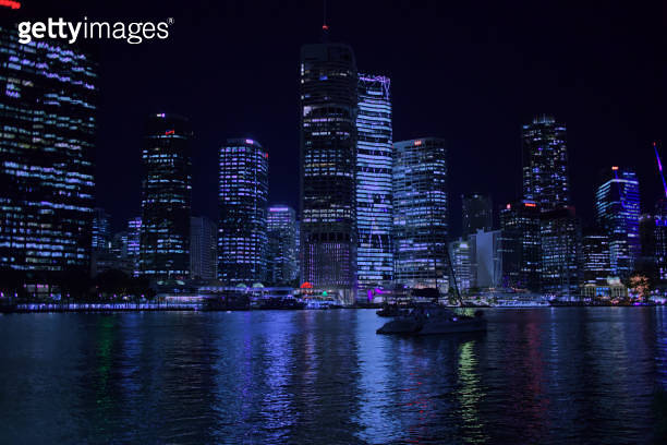 Brisbane City skyline at Night 이미지 (1254678984) - 게티이미지뱅크