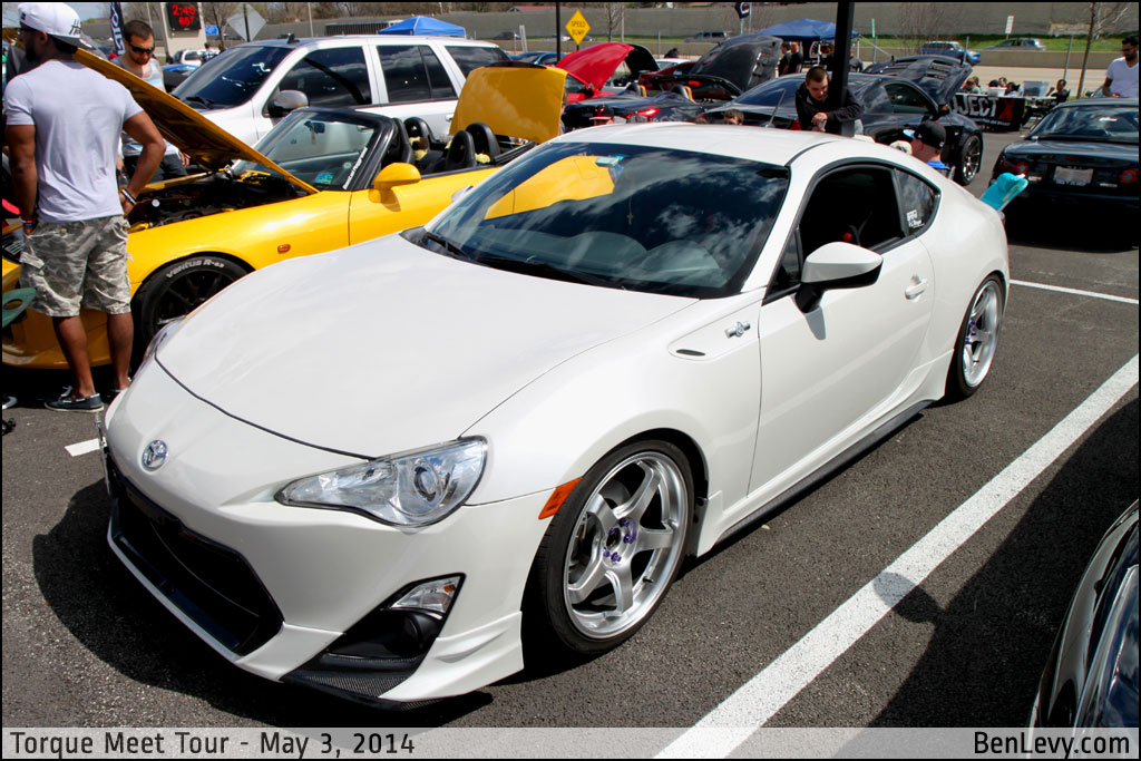 White Scion FT-86