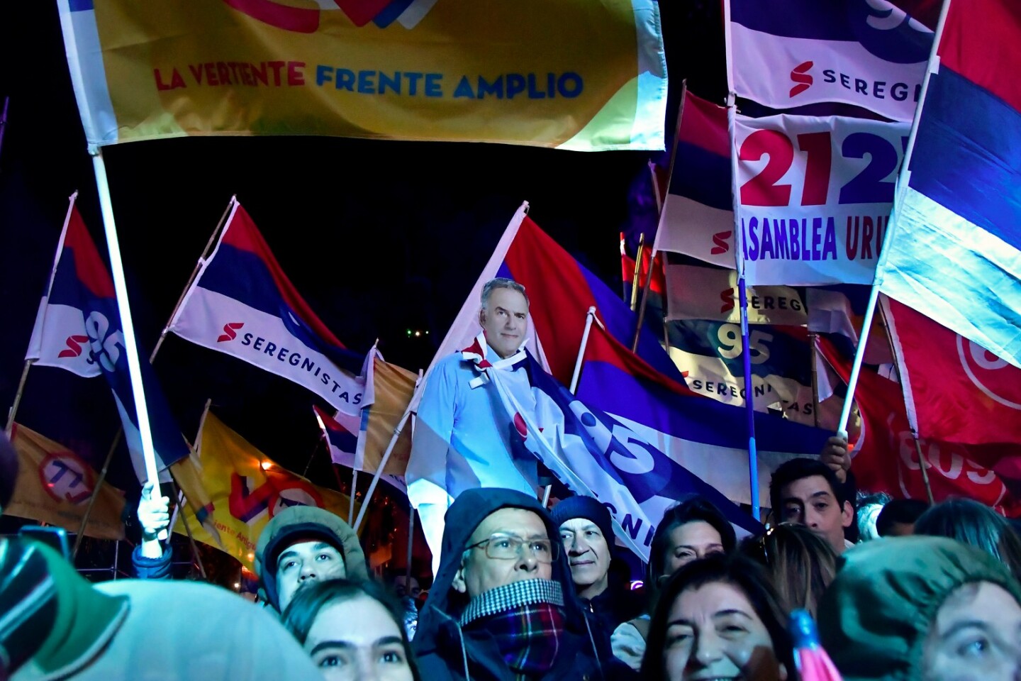 Yamandú Orsi fue uno de los ganadores de la jornada electoral