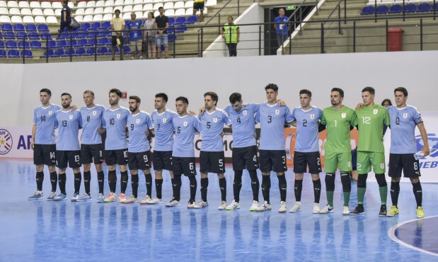 Uruguay estuvo a la altura, tuvo contra las cuerdas a la vicecampeona mundial pero no se clasificó al Mundial de futsal. Foto: Conmebol