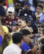 Incidentes entre hinchas colombianos, familiares de jugadores y futbolistas de Uruguay en la Copa América. 