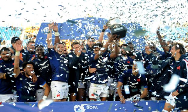 La selección francesa de rugby, Les Bleus celebraron la victoria ante Los Pumas en Mendoza. 