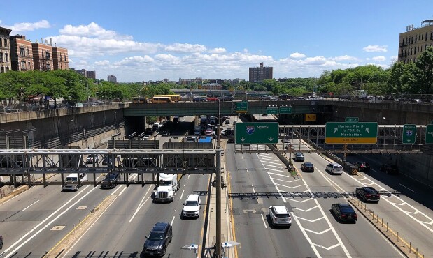 Tránsito en la avenida Audubon, en Washington Heights.