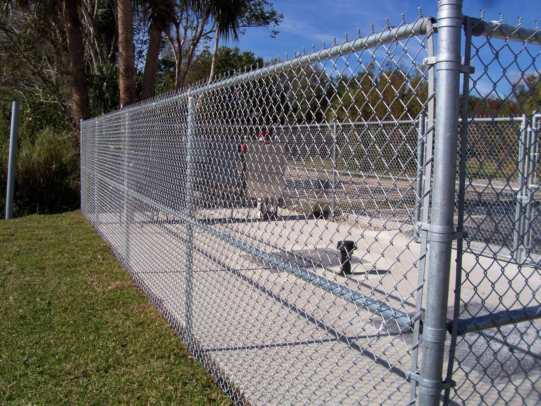 chain_link_fence_2.jpg