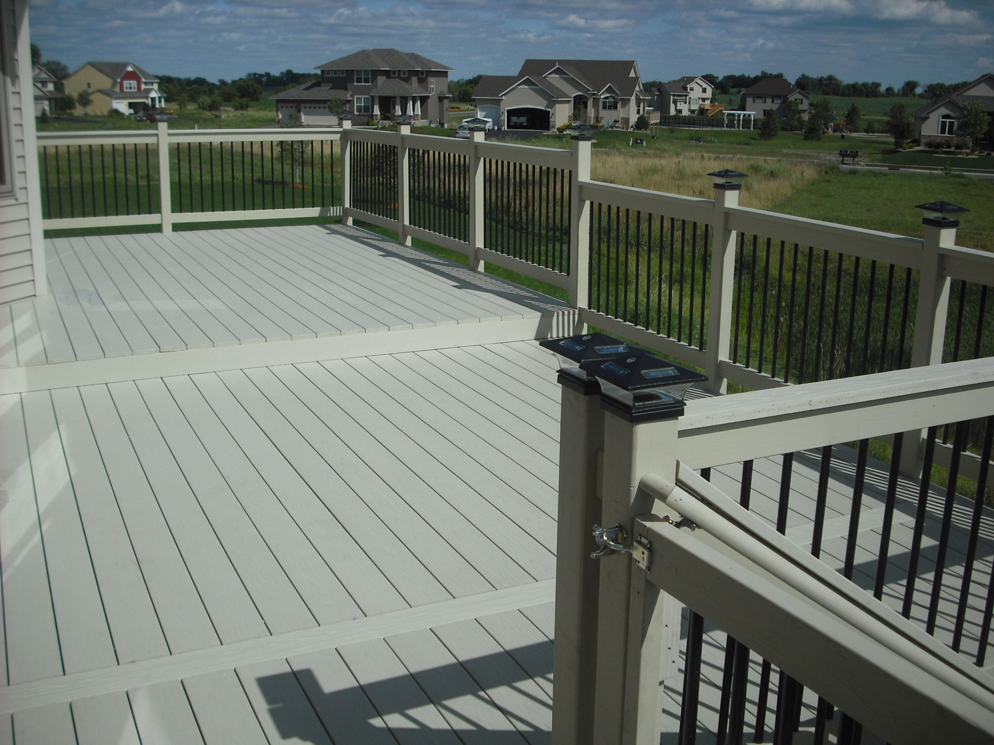 Exterior Design: Captivating Aluminum Deck Railing With White Deck ...