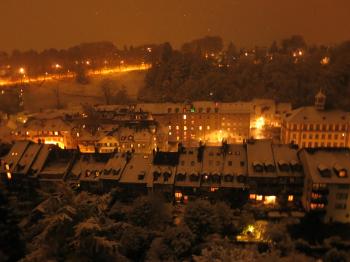 Erster Schnee vor dem Fenster