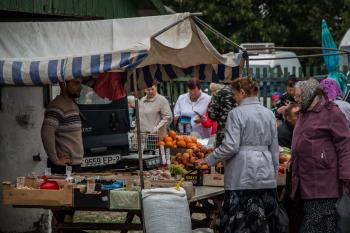 Vegetable and fruit stand