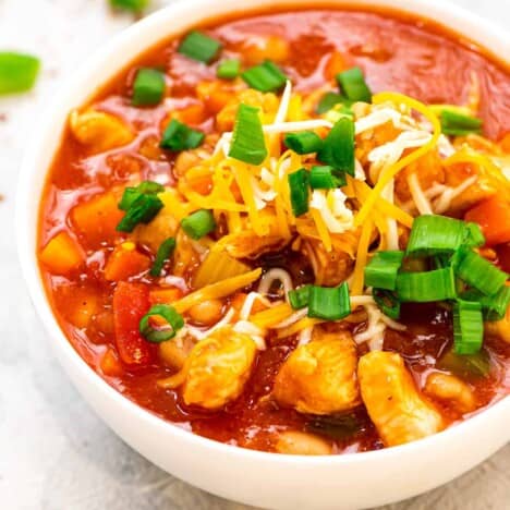 A bowl of buffalo chicken chili.