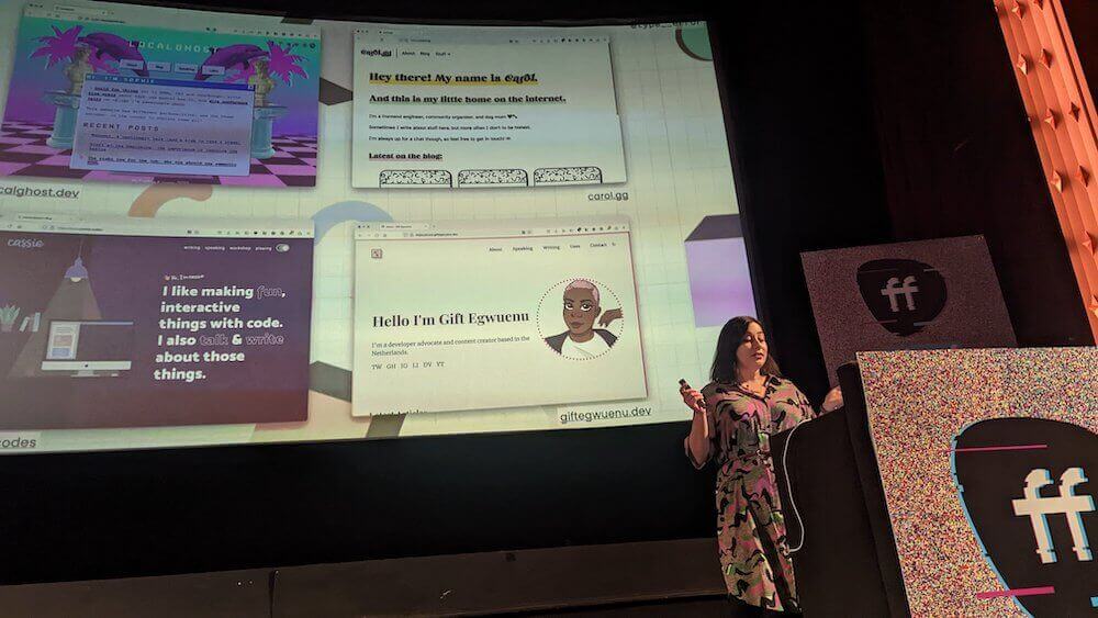 Sophie on stage at ffconf 2022 talking about people's personal websites