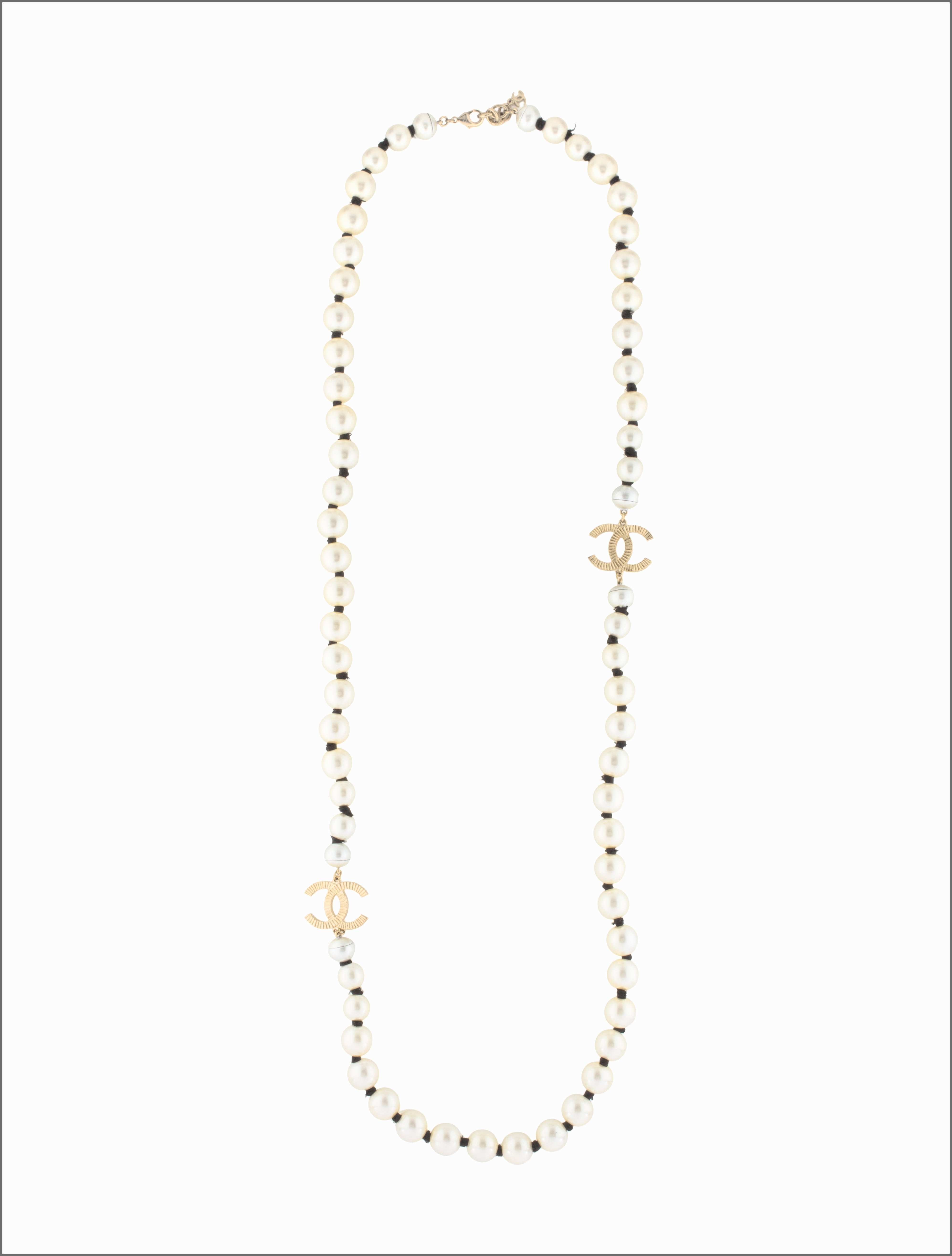 Pretty Chanel Logo - Chanel Logo Pearl Necklace Pretty Chanel Enamel Cc Pearl Drop ...