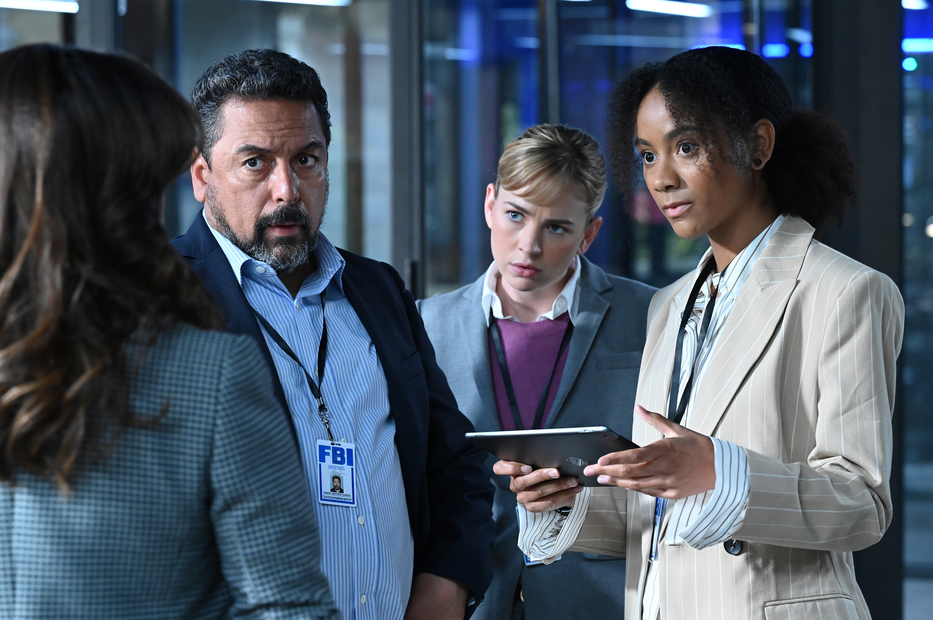 Niecy Nash, Felix Solis, Britt Robertson, and Michelle Núñez in The Rookie: Feds (2022)