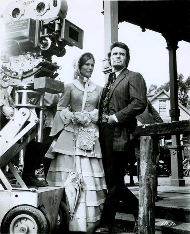 James Garner and Susan Clark in Skin Game (1971)