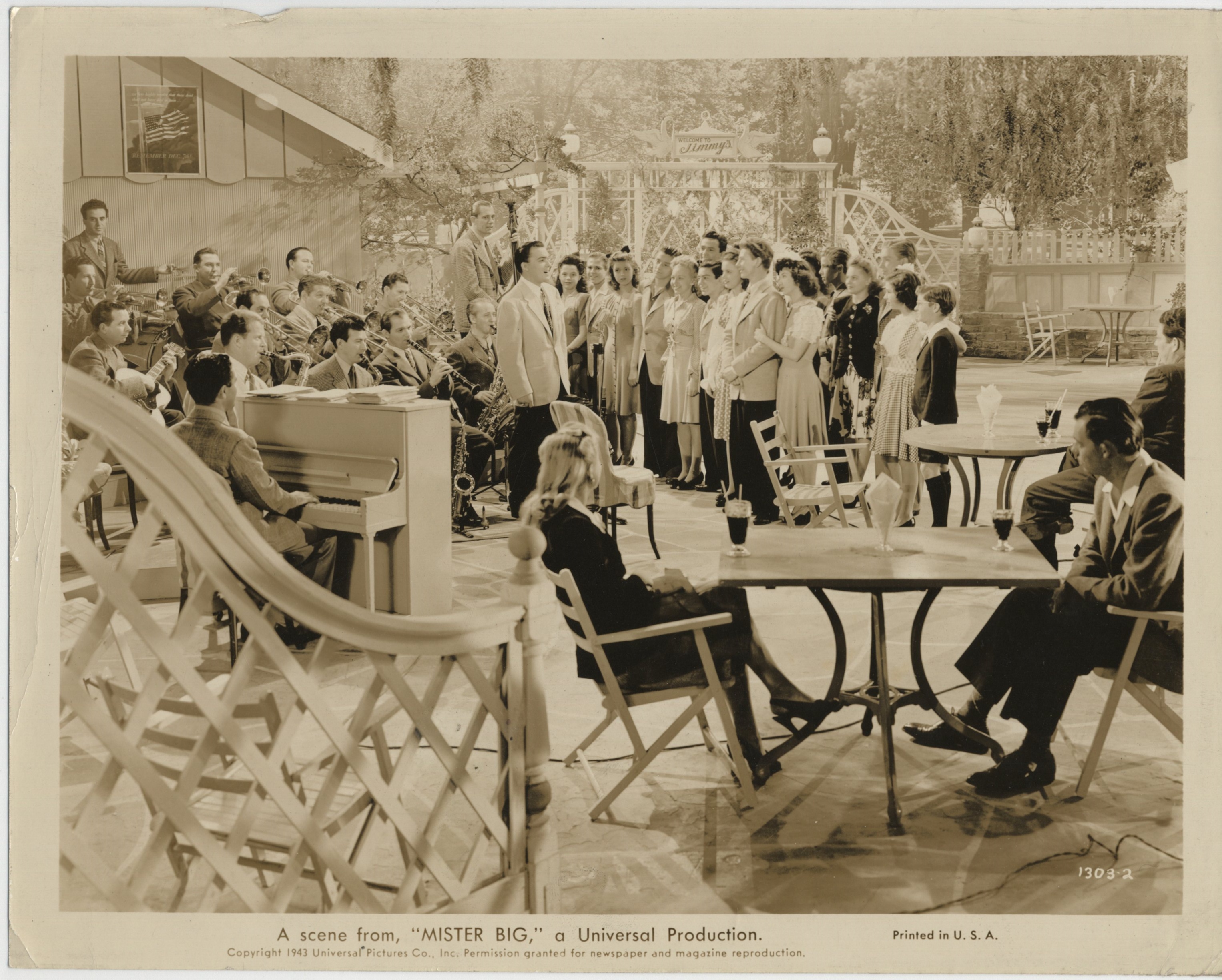 Dorothy Babb, Ben Carter, Roland Dupree, Ray Eberle, Gloria Jean, Elyse Knox, Donald O'Connor, Robert Paige, Peggy Ryan, and The Jivin' Jacks and Jills in Mister Big (1943)