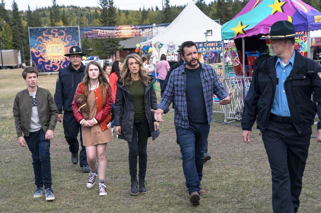 Jason Jones, Brian Martell, Natalie Zea, Ashley Gerasimovich, and Liam Carroll in The Detour (2016)