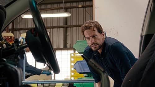 Ioan Gruffudd in Harrow (2018)