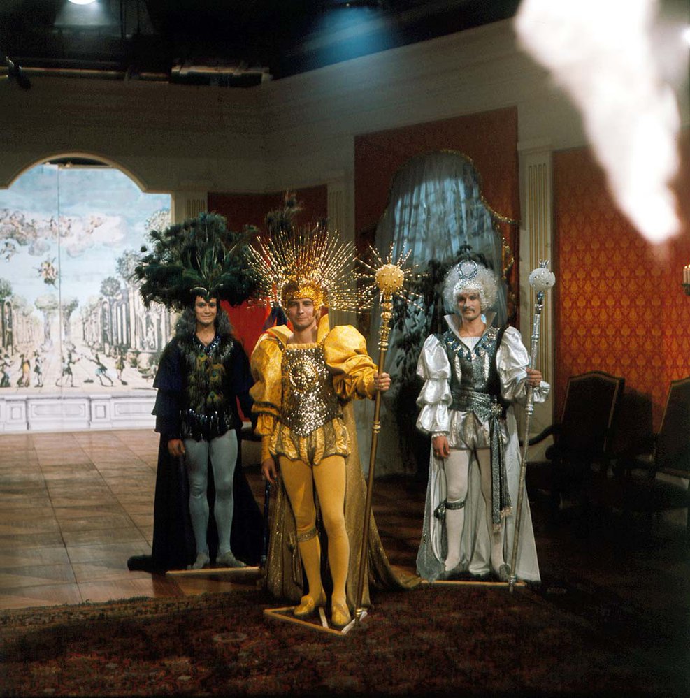 Alexei Okunev, Petr Svoboda, and Oldrich Táborský in The Prince and the Evening Star (1979)