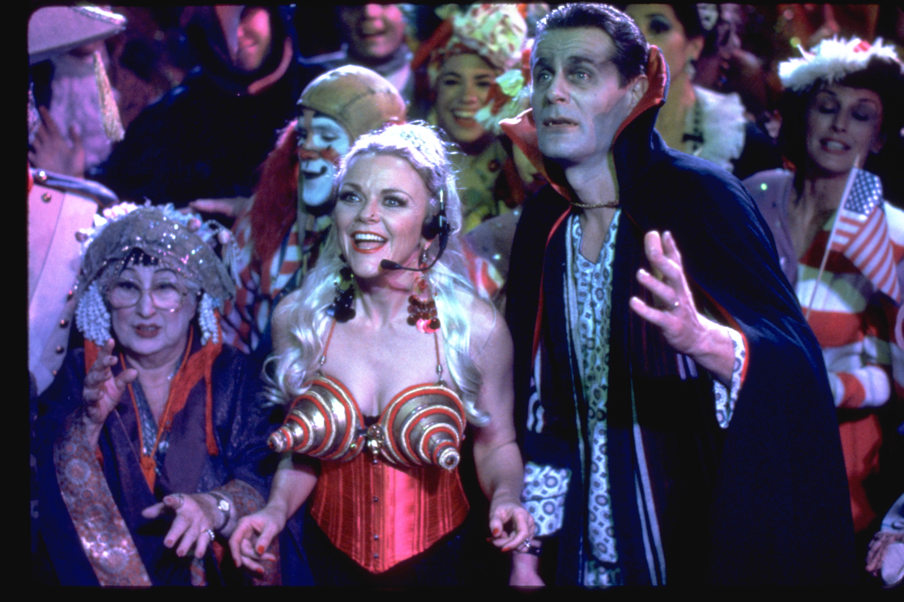 Stephanie Faracy and Charles Rocket in Hocus Pocus (1993)