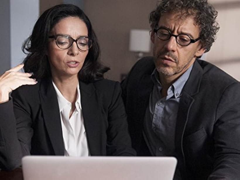 Emílio de Mello and Claudia Ohana in Psi (2014)