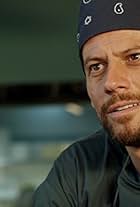 Ioan Gruffudd in Harrow (2018)