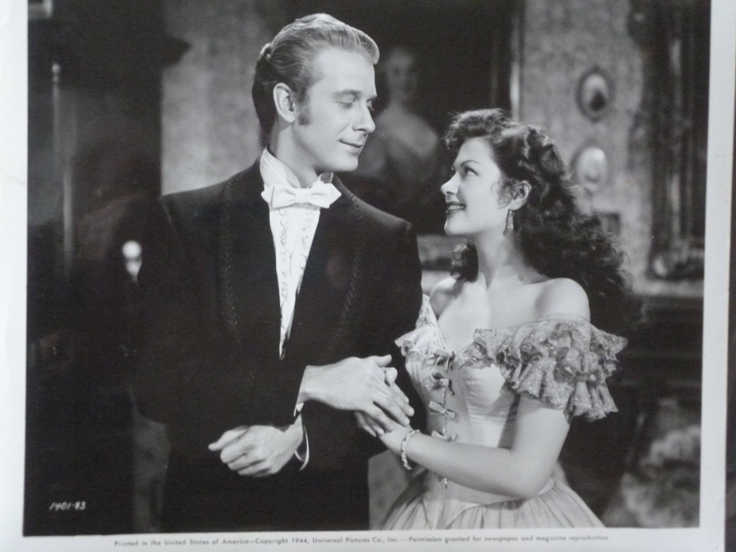 Yvonne De Carlo and David Bruce in Salome, Where She Danced (1945)