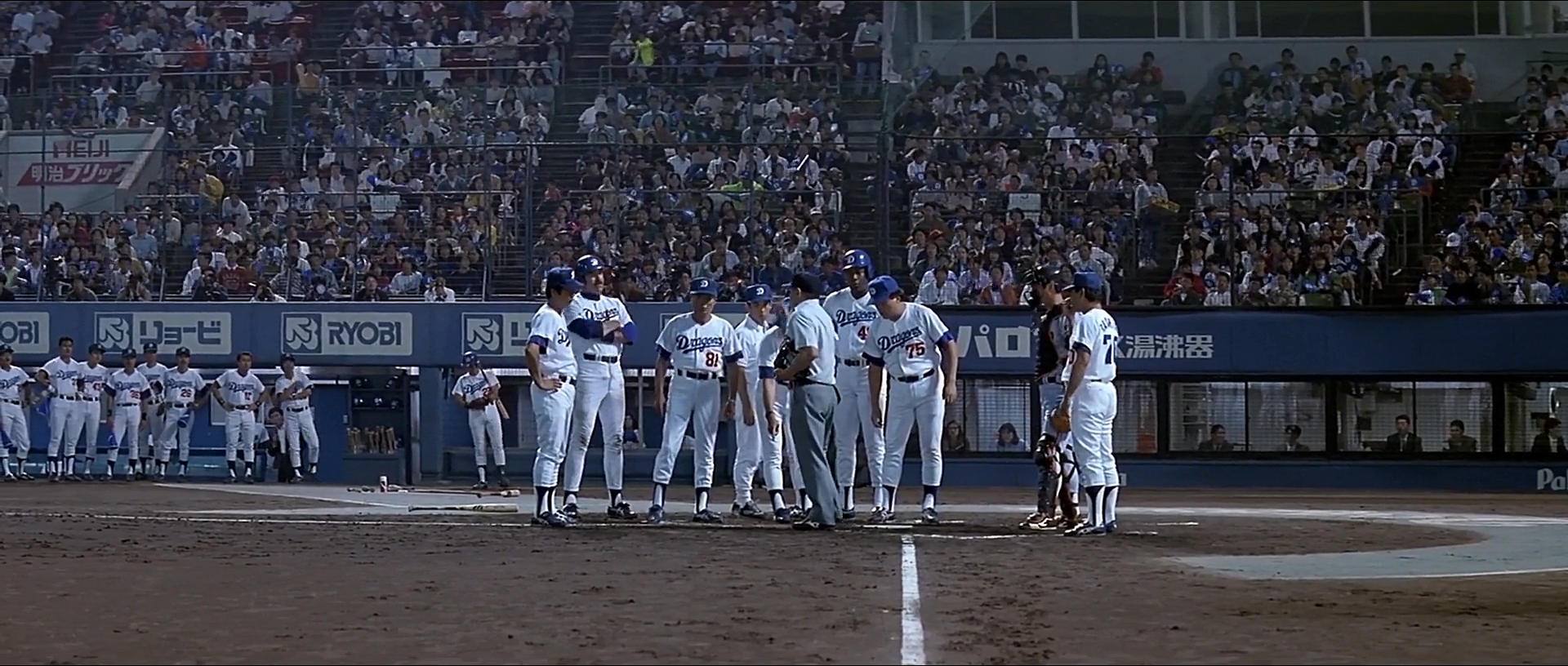 Tom Selleck, Dennis Haysbert, and Ken Takakura in Mr. Baseball (1992)