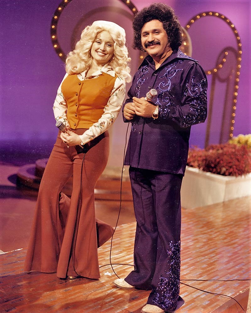 Dolly Parton and Freddy Fender in Dolly (1976)