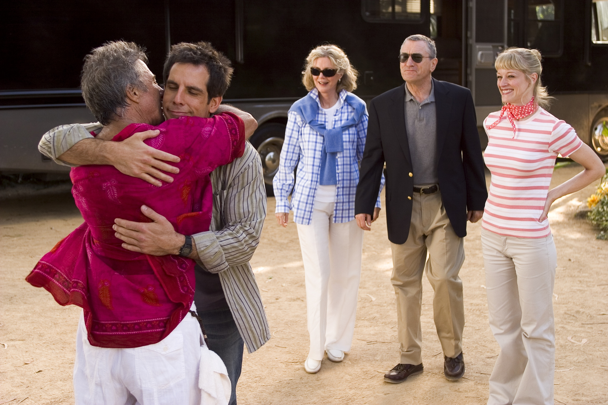 Robert De Niro, Dustin Hoffman, Blythe Danner, Teri Polo, and Ben Stiller in Meet the Fockers (2004)