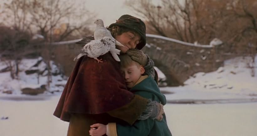 Macaulay Culkin and Brenda Fricker in Home Alone 2: Lost in New York (1992)