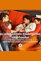 Oliver Wnuk, Sophie Reiling, Max Günther, and Meike Droste in Das Leben ist kein Kindergarten 3 (2023)