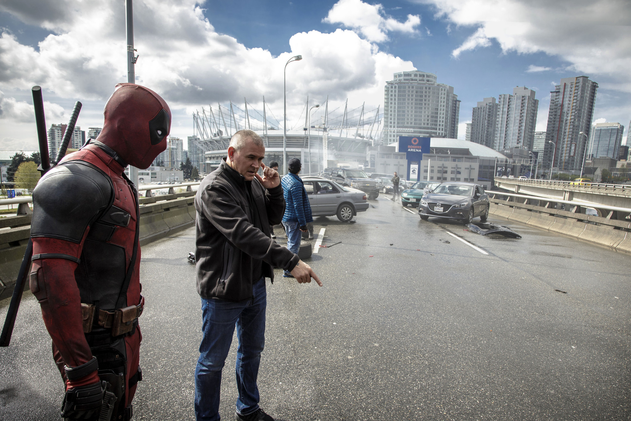 Ryan Reynolds and Tim Miller in Deadpool (2016)